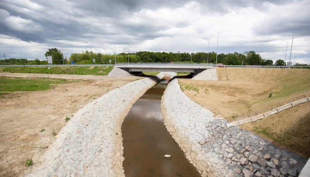 new-recently-built-highway-brcko-district-bosnia-herzegovina_181624-3266